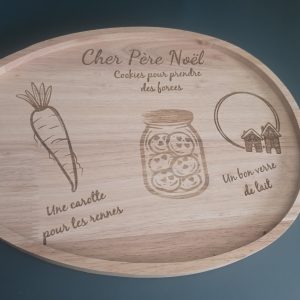 Plateau du père noël en bois gravé personnalisé