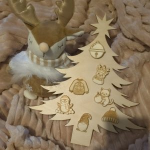 Sapin de Noël en bois avec figurines repositionnables